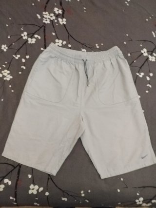Pantalón corto deportivo hombre Nike gris talla M