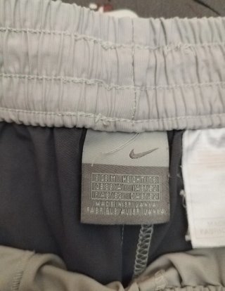 Pantalón corto deportivo hombre Nike gris talla M