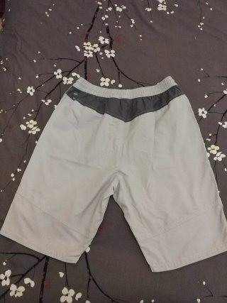 Pantalón corto deportivo hombre Nike gris talla M