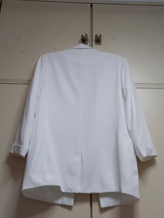 Chaqueta americana Stradivarius blanca T. L