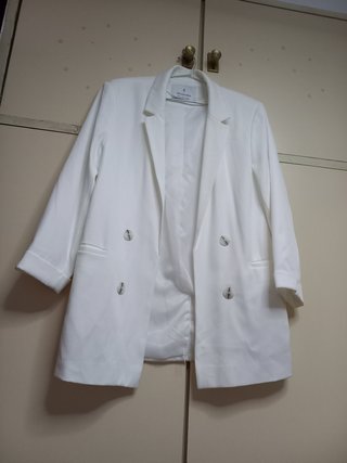 Chaqueta americana Stradivarius blanca T. L