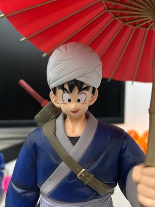 Goku Dragon Ball Figure con Ombrello
