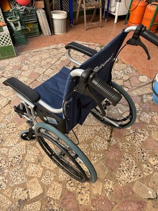 Silla de ruedas de aluminio y plegable