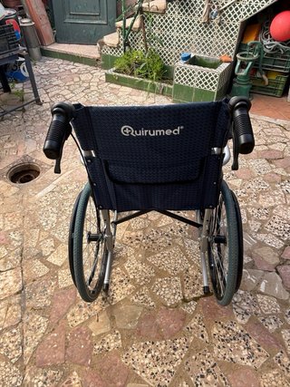 Silla de ruedas de aluminio y plegable