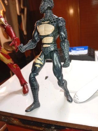 Iron Man y Spiderman Figuras