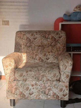 Poltrona comoda in tessuto