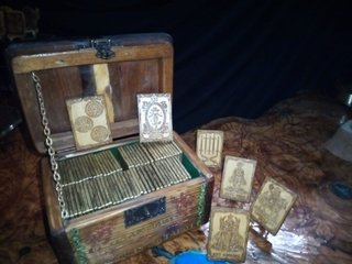 Caja con tarot de madera