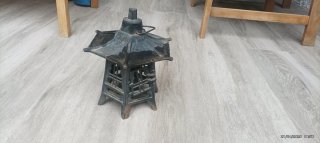 Faro de hierro forjado antiguo