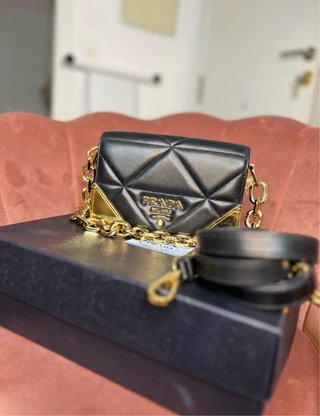 Bolso Prada Negro y Dorado