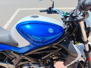 Suzuki Gladius Azul y Blanca