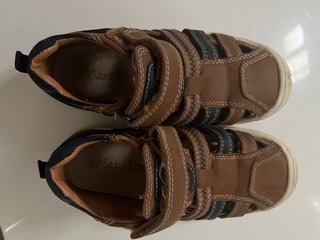 Sandalias de piel para chico