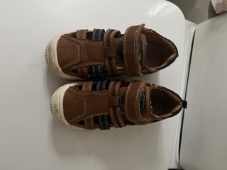 Sandalias de piel para chico