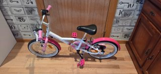 Bicicleta infantil B'Twin rosa y blanca
