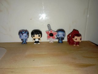 5 Figuras Stranger Things Kinder