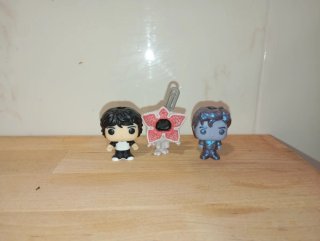 3 Figuras Stranger Things Kinder Joy