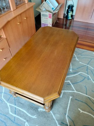 Mesa de centro maciza de castaño