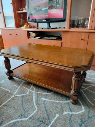 Mesa de centro maciza de castaño