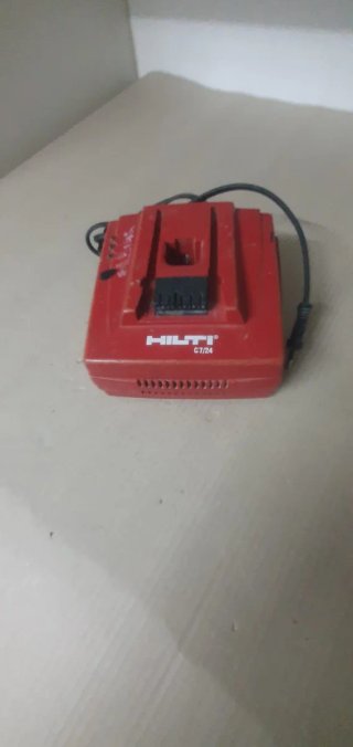 Cargador Hilti C7/24