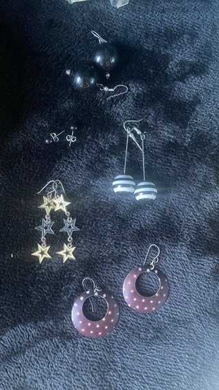 Pendientes plateados variados