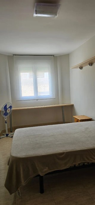 SE ALQUILA HABITACION EN PUEBLO OLLERIA