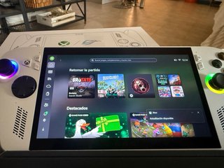 Asus ROG Ally Xbox - Console portatile in bianco