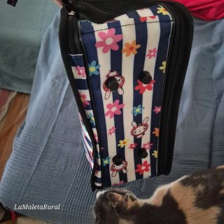 Transportín pequeño tela estampado flores