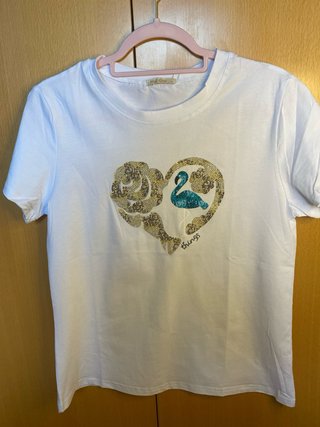 Camiseta Blanca Corazón Lentejuelas