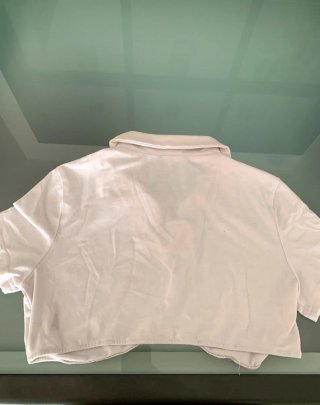 Top blanco cuello polo