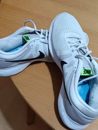 Zapatillas Nike Talla 44.5 Gris y Blanco