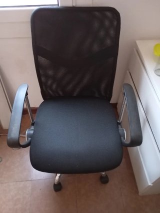 Silla de oficina negra