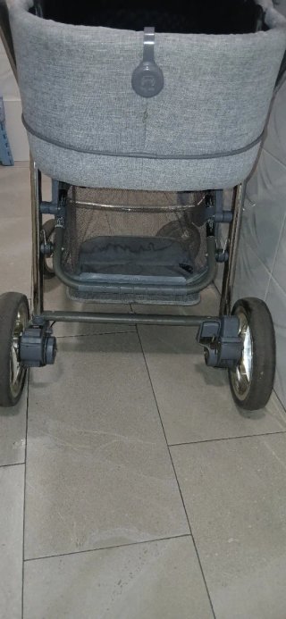 Carrito de bebé y silla coche gris