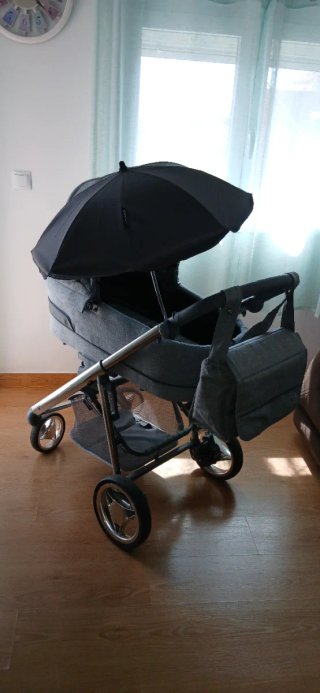 Carrito de bebé y silla coche gris