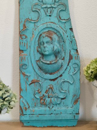 Fragmento retablo relieve azul antiguo