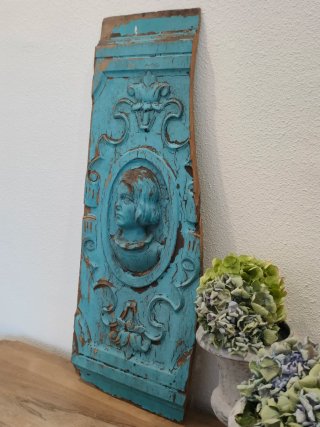 Fragmento retablo relieve azul antiguo