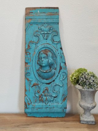 Fragmento retablo relieve azul antiguo