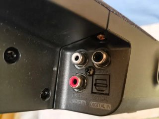 Barra de Sonido con Subwoofer "Philips HTL 2160"