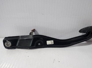 143510 ghk143300b pedal del freno mazda 3 lim. ()