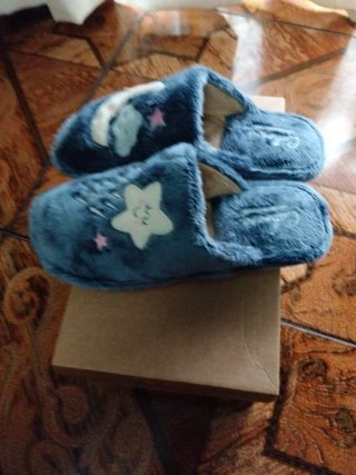 Zapatillas de estar por casa Cabrera Luna y Estrel