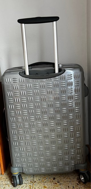 Maleta de viaje Samsonite plateada