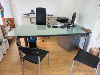 Mesa de oficina cristal y metal 2,00x1,00 metros