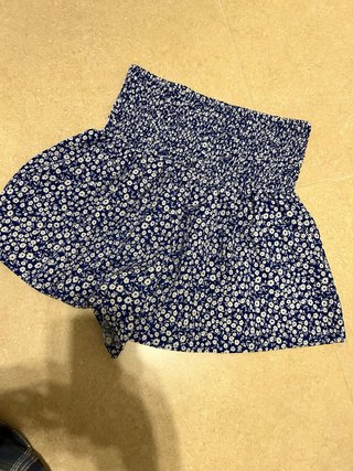 Falda pantalón floral azul y blanco
