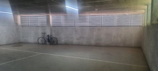 Venta plaza de garaje amplia.