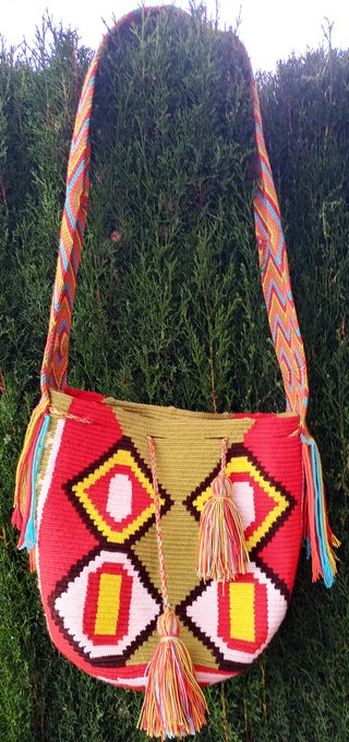 Bolso Mochila WAYÚU de Colombia nuevecito