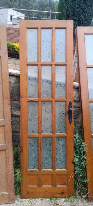 Puertas de madera maciza antiguas