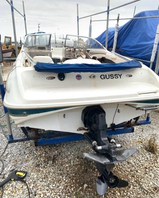 Lancha Bayliner Capri 1750 3.0 135CV x paternidad.
