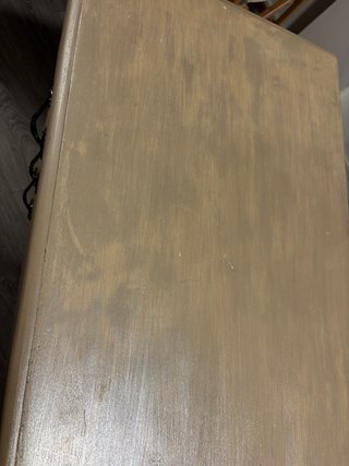 Cómoda de madera beige con 3 cajones