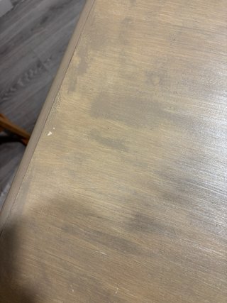 Cómoda de madera beige con 3 cajones