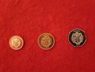 Lote 3 Monedas Guyanasin  1, 5, 10 Dólares