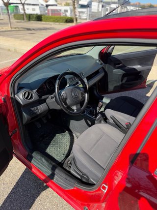 Mazda 2 2004