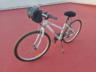 Bicicleta Rockrider blanca niña